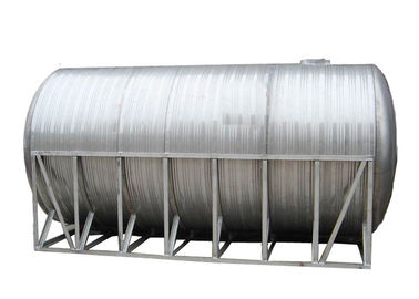 Tanques de armazenamento horizontais da água com a forma do cilindro que solda Assmebling